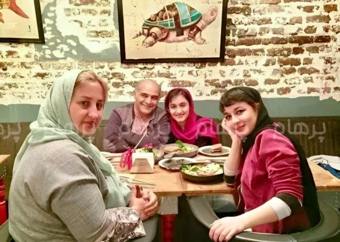 سیاوش چراغی پور و همسرش و فرزندش